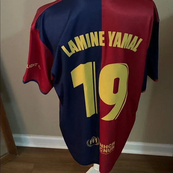 FC Barcelona Jersey Lamine - Picture 4 of 5